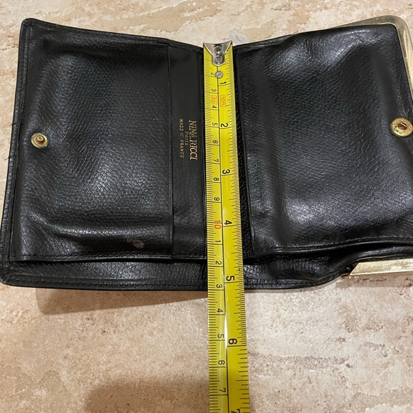 Nina Ricci Vintage Black Gold compact wallet coins slots and bills - Picture 6 of 9